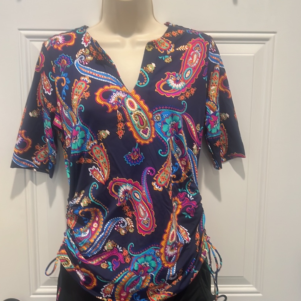 NWOT! Lands’ End Rash Guard - Picture 2 of 7